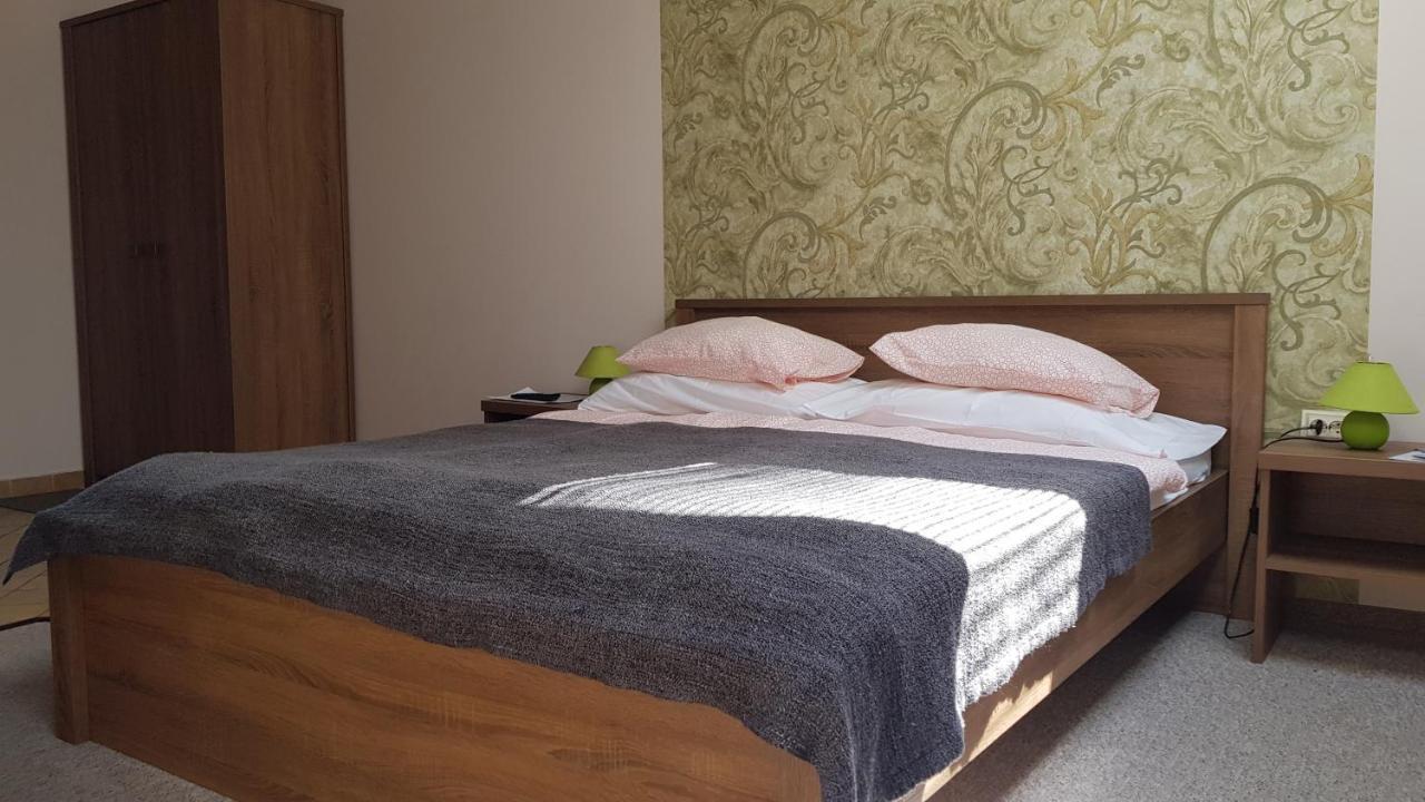 Vegvar Delux Apartman 久洛 外观 照片