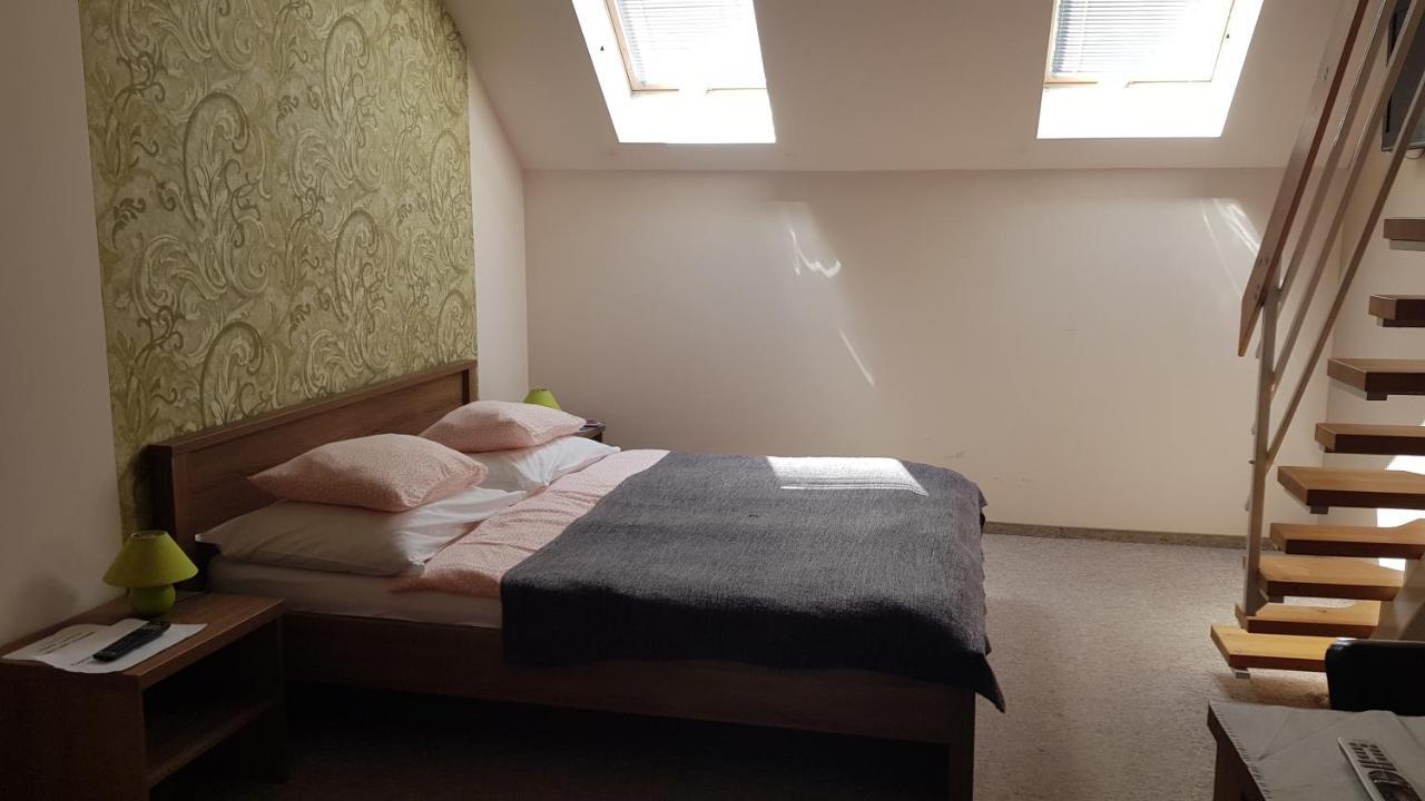 Vegvar Delux Apartman 久洛 外观 照片